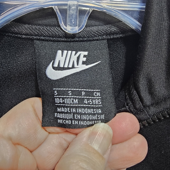 Nike Boy's Kids Size 4-5 Yrs Black Full Zip Track Jacket Long Sleeve With Logo. - Picture 6 of 8